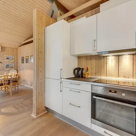 Janni - 250m From The Sea By Interhome