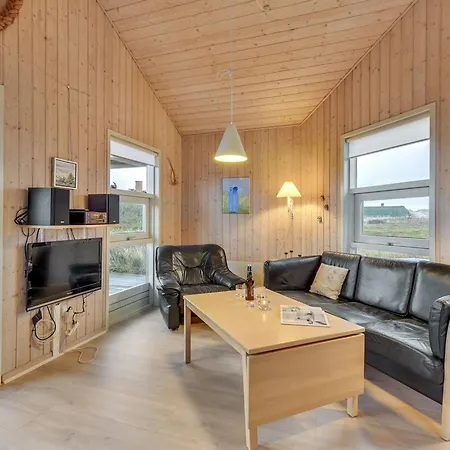 Janni - 250m From The Sea By Interhome